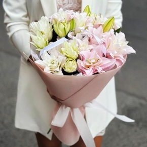 Букет из 7 пионовидных лилий в Лосино-Петровском