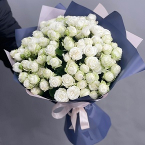 Букет из 25 кустовых пионовидных белых роз (60 см) в Лосино-Петровском