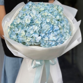 Букет из 5 голубых гортензий в Лосино-Петровском