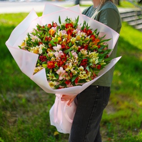 Букет из 51 альстромерии яркий микс в Лосино-Петровском