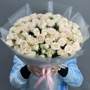 Букет из 35 кремовых кустовых роз (50 см) в Лосино-Петровском
