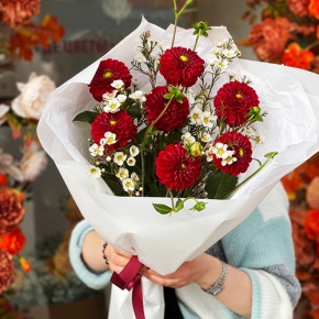 Букет "Марс" из георгин и хамелациума в Лосино-Петровском