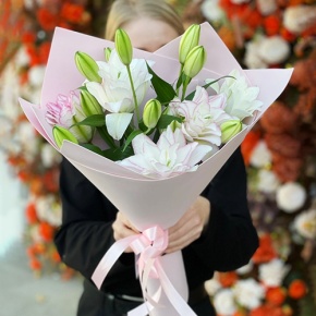 Букет из 3 пионовидных лилий в Лосино-Петровском
