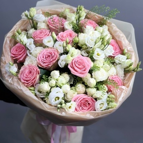Букет "Пудровая мечта" из роз и эустом в Лосино-Петровском