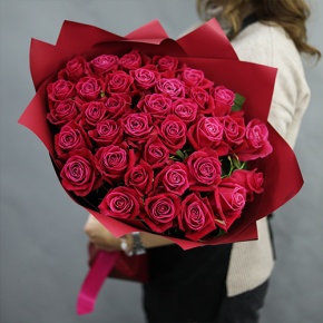 Букет из 35 малиновых роз Шангрила (50 см) в Лосино-Петровском