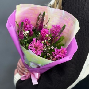 Букет "Вспышка" из гиацинтов, хамелациума и вероники в Лосино-Петровском