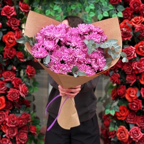 Букет  "Гармония" из 7 хризантем с эвкалиптом в Лосино-Петровском