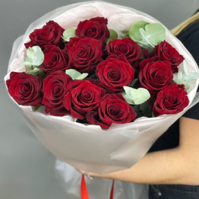 Букет из 13 роз Эквадор Эксплорер (60 см) в Лосино-Петровском