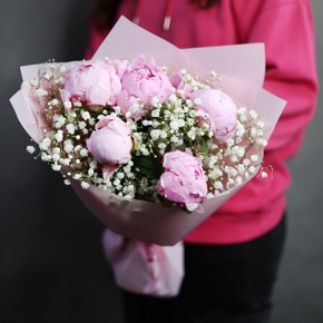 Букет пионов Сара Бернар с гипсофилой в Лосино-Петровском