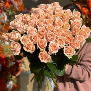 Букет из 51 персиковой розы (60 см) в Лосино-Петровском