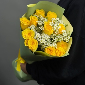 Букет "Нотка счастья" из лимонных роз и хамелациума (40 см) в Лосино-Петровском