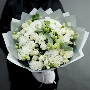 Букет "Маскарпоне" из роз, диантусов, эустом и гиперикума в Лосино-Петровском