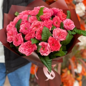 Букет из 25 махровых пионовидных роз Риджентс парк  (60 см) в Лосино-Петровском