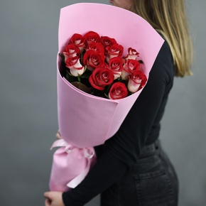 Букет "Ты прекрасна" из 15 рубиновых роз (60 см) в Лосино-Петровском
