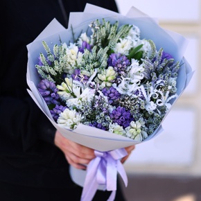 Букет "Алиби" из гиацинтов, вероники, нерине в Лосино-Петровском