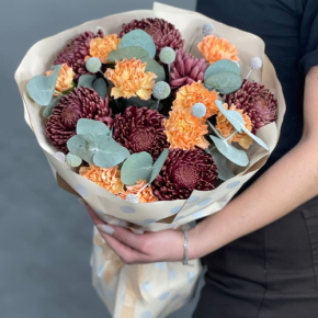 Букет "Персиковый раф" из хризантем Бигоуди, краспедии и диантусов в Лосино-Петровском