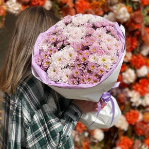 Букет "Миражи" из кустовых хризантем и сантини в Лосино-Петровском