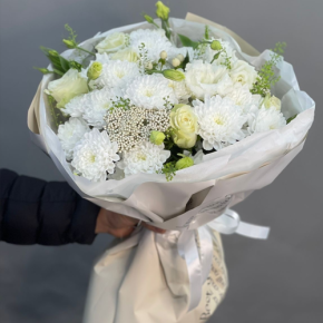 Букет "Меланхолия" из роз и хризантем в Лосино-Петровском