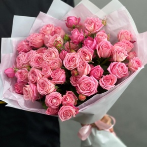 Букет из 11 нежных кустовых роз в Лосино-Петровском