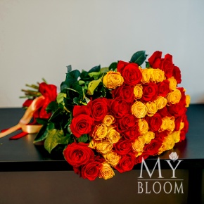 Букет "Виолетта" из 51 розы микс (50 см) в Лосино-Петровском