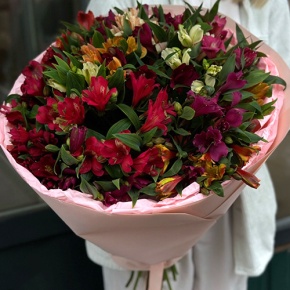 Букет из 19 миксовых альстромерий в Лосино-Петровском