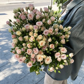 Букет из 31 кустовой розы микс (70 см) в Лосино-Петровском