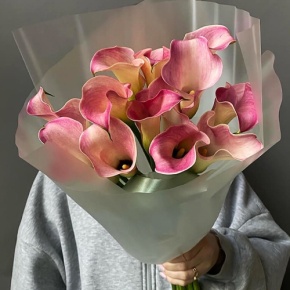 Букет из 13 нежных калл в Лосино-Петровском