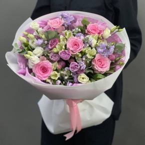 Букет "Хлоя" из альстромерий, кустовых роз, ароматных маттиол, эустом и махровых роз в Лосино-Петровском