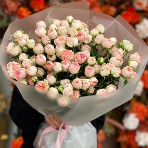 Букет из 35 нежных кустовых роз (40 см) в Лосино-Петровском
