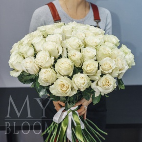 Букет 75 белых роз Эквадор Мондиаль (80 см) в Лосино-Петровском