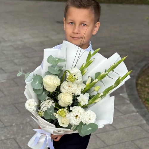 Букет на 1 сентября с гладиолусами, розами, эустомой и орнитогалумом в Лосино-Петровском