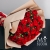 Букет 15 кустовых красных роз в Лосино-Петровском Букет 15 кустовых красных роз в Лосино-Петровском
