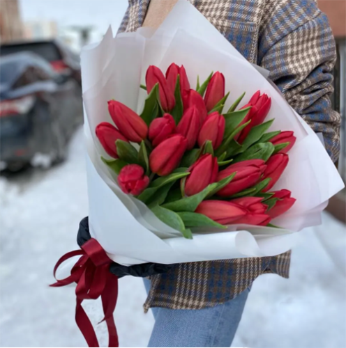 Букет красных тюльпанов в Лосино-Петровском