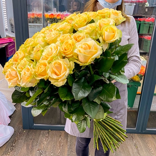 75 роз Аваланж (70 см) в Лосино-Петровском