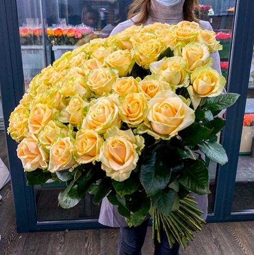 75 роз Аваланж (70 см) в Лосино-Петровском