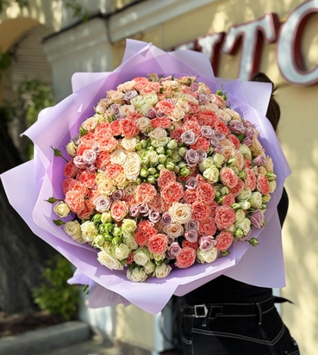 Букет из 101 кустовой розы микс в Лосино-Петровском